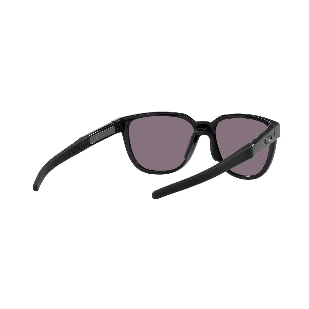 Oakley Actuator