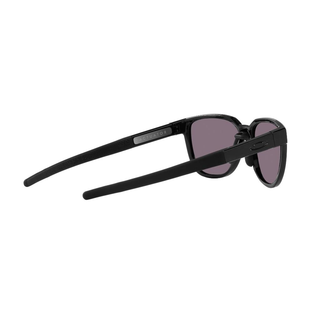 Oakley Actuator